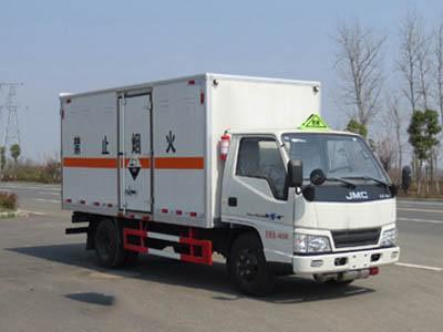 江特牌JDF5040XFWJ5型腐蝕性物品廂式運輸車