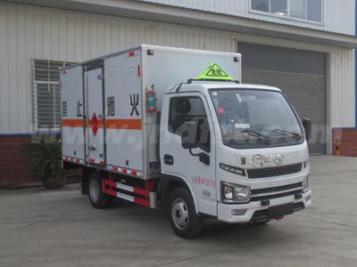 ?江特牌JDF5040XRYSH6型易燃液體廂式運(yùn)輸車